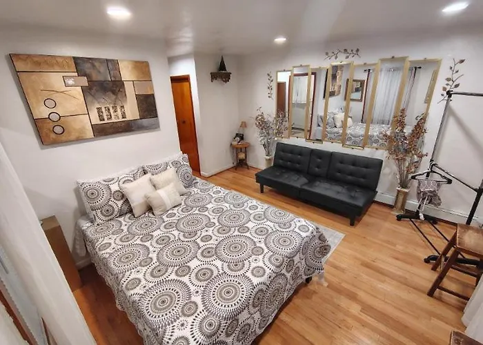Cozy Apartment With A Scenic View